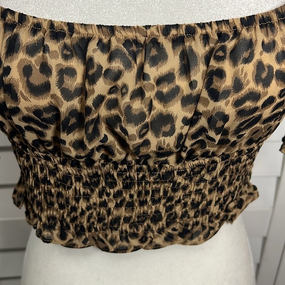 Superdown Lexi Leopard Print Smocked Puff Sleeve Crop Top Size Medium - Picture 6 of 12